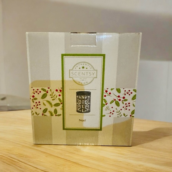Noel Scentsy Premium Warmer - RETIRED (New in Box) - Picture 2 of 4